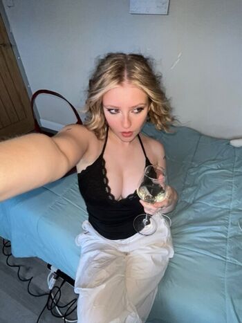 M ae leaked private photo uncensored HD quality