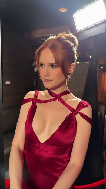 Madelaine petsch  page leaked private photo uncensored HD quality