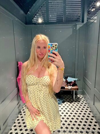 Madisonmoores  page leaked private photo uncensored HD quality