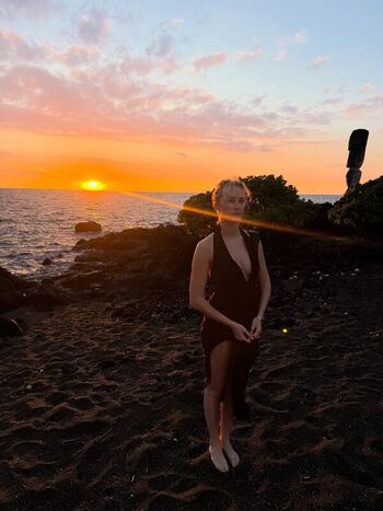 Maika monroe leaked private photo uncensored HD quality