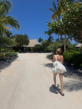 Maika monroe leaked private photo uncensored HD quality