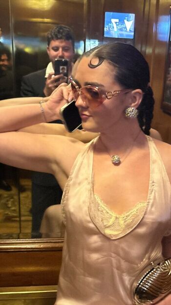 Maisie williams page leaked private photo uncensored HD quality