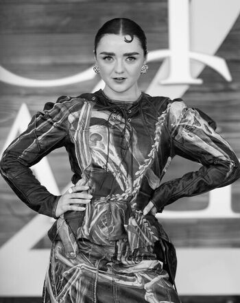Maisie williams page leaked private photo uncensored HD quality