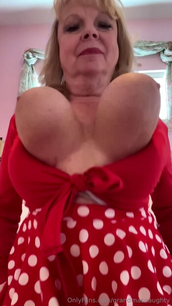 Mature women page leaked private photo uncensored HD quality