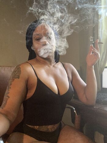 Mature women leaked private photo uncensored HD quality