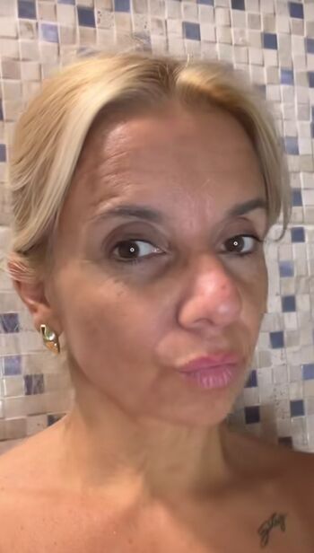 Mature women leaked private photo uncensored HD quality