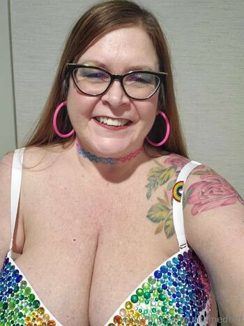 Mature women page leaked private photo uncensored HD quality