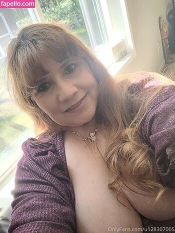 Mature women page leaked private photo uncensored HD quality
