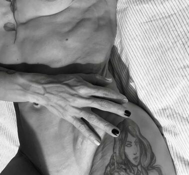Mature women page leaked private photo uncensored HD quality