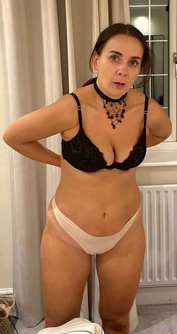 Mature women page leaked private photo uncensored HD quality
