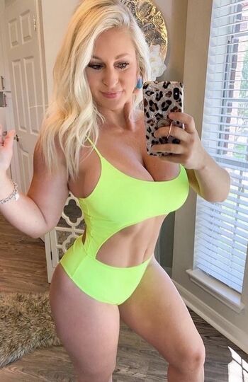 Mature women page leaked private photo uncensored HD quality