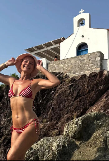 Mature women page leaked private photo uncensored HD quality