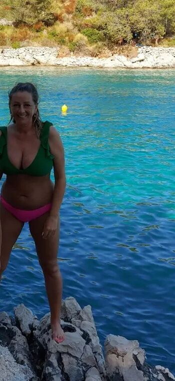 Mature women page leaked private photo uncensored HD quality