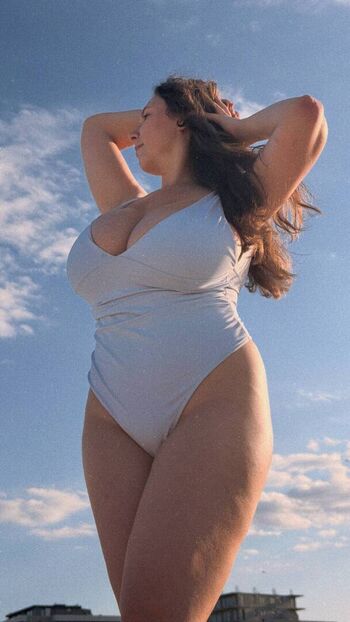 Mature women leaked private photo uncensored HD quality