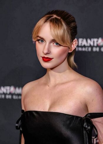 Mckenna grace  page leaked private photo uncensored HD quality