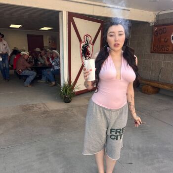 Noah cyrus leaked private photo uncensored HD quality