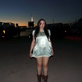 Noah cyrus leaked private photo uncensored HD quality