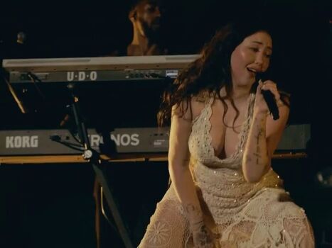 Noah cyrus leaked private photo uncensored HD quality