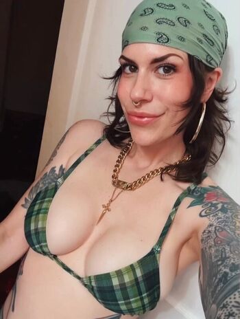 Peirslouise leaked private photo uncensored HD quality