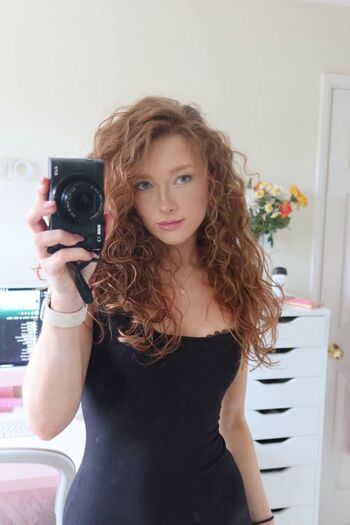 Pheobeisginger page leaked private photo uncensored HD quality
