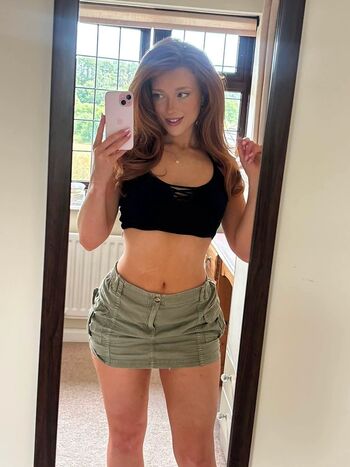 Pheobeisginger leaked private photo uncensored HD quality