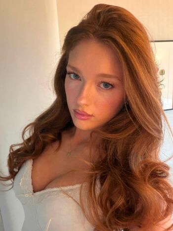Pheobeisginger leaked private photo uncensored HD quality