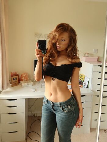 Pheobeisginger leaked private photo uncensored HD quality