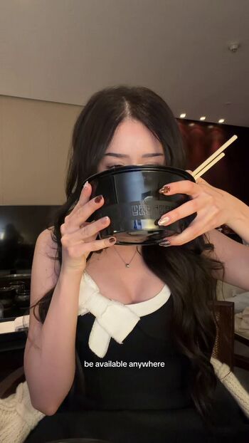 Pokimane  page leaked private photo uncensored HD quality