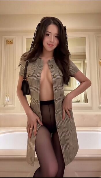 Pokimane  page leaked private photo uncensored HD quality