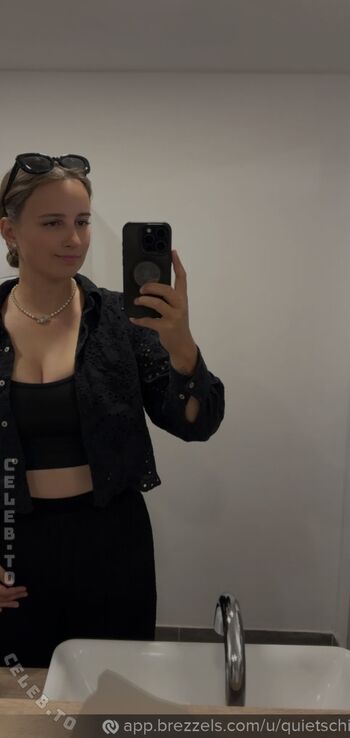 Quietschiie leaked private photo uncensored HD quality