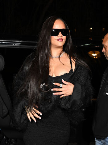 Rihanna  page leaked private photo uncensored HD quality