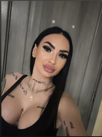 Romanian girls leaked private photo uncensored HD quality