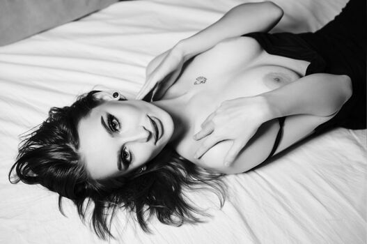 Romanian girls leaked private photo uncensored HD quality