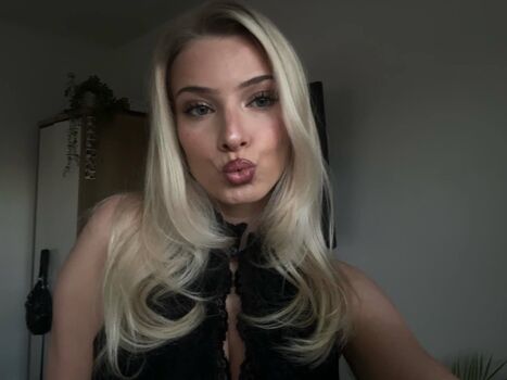 Rrubyrileyy page leaked private photo uncensored HD quality