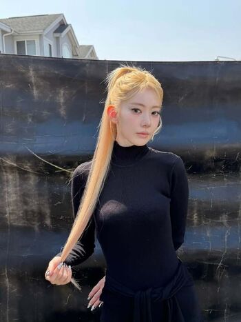 Sakura miyawaki leaked private photo uncensored HD quality