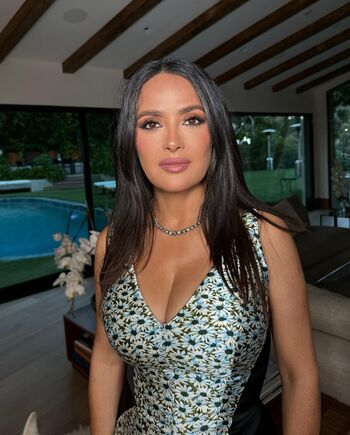 Salma hayek  page leaked private photo uncensored HD quality