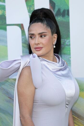 Salma hayek  page leaked private photo uncensored HD quality