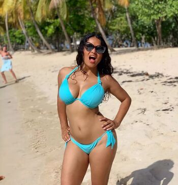 Salma hayek  page leaked private photo uncensored HD quality
