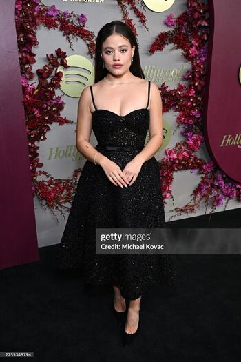 Sarah jeffery leaked private photo uncensored HD quality