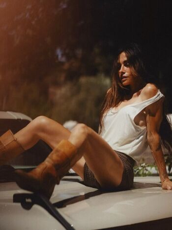 Sarah shahi page leaked private photo uncensored HD quality