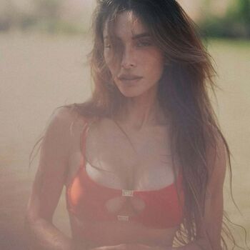 Sarah shahi page leaked private photo uncensored HD quality