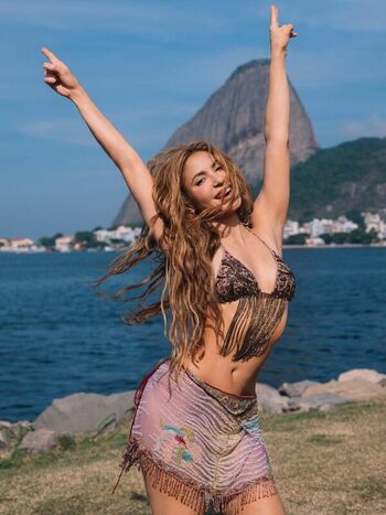 Shakira leaked private photo uncensored HD quality