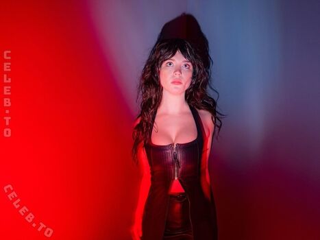 Sophie thatcher  page leaked private photo uncensored HD quality