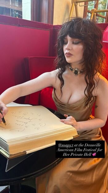 Sophie thatcher leaked private photo uncensored HD quality