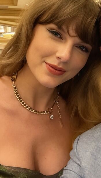 Taylor swift leaked private photo uncensored HD quality