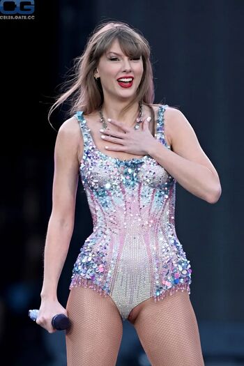 Taylor swift leaked private photo uncensored HD quality