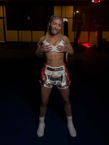 Therealbrittfitficial leaked private photo uncensored HD quality