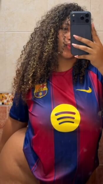 Thick baddie leaked private photo uncensored HD quality