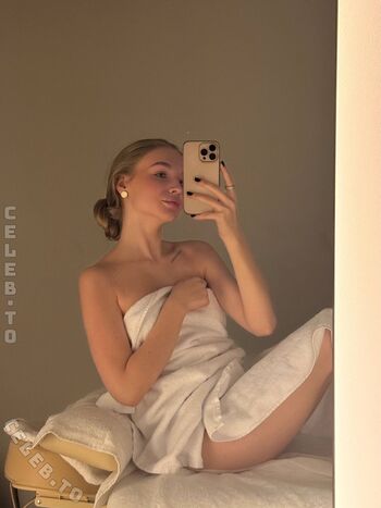 Tiny crazy leaked private photo uncensored HD quality