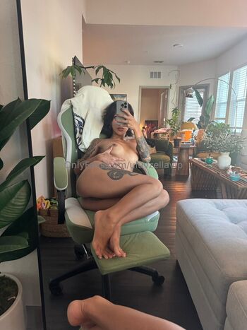 Uluvzellavip leaked private photo uncensored HD quality